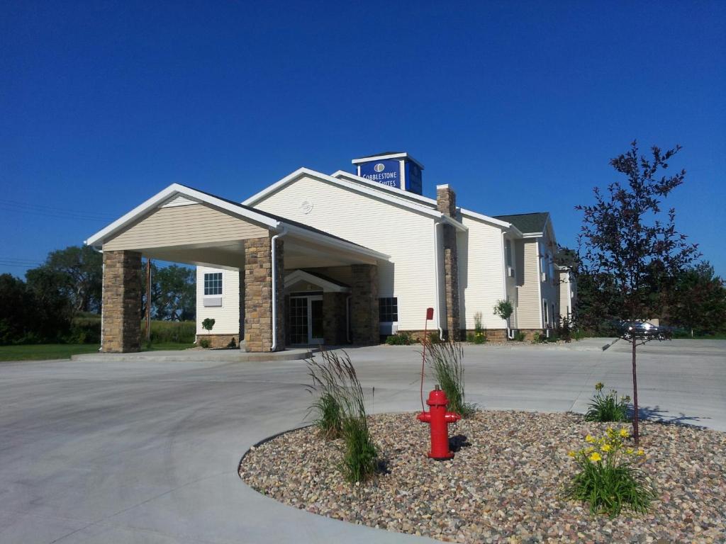 Cobblestone Inn & Suites - Hartington photo