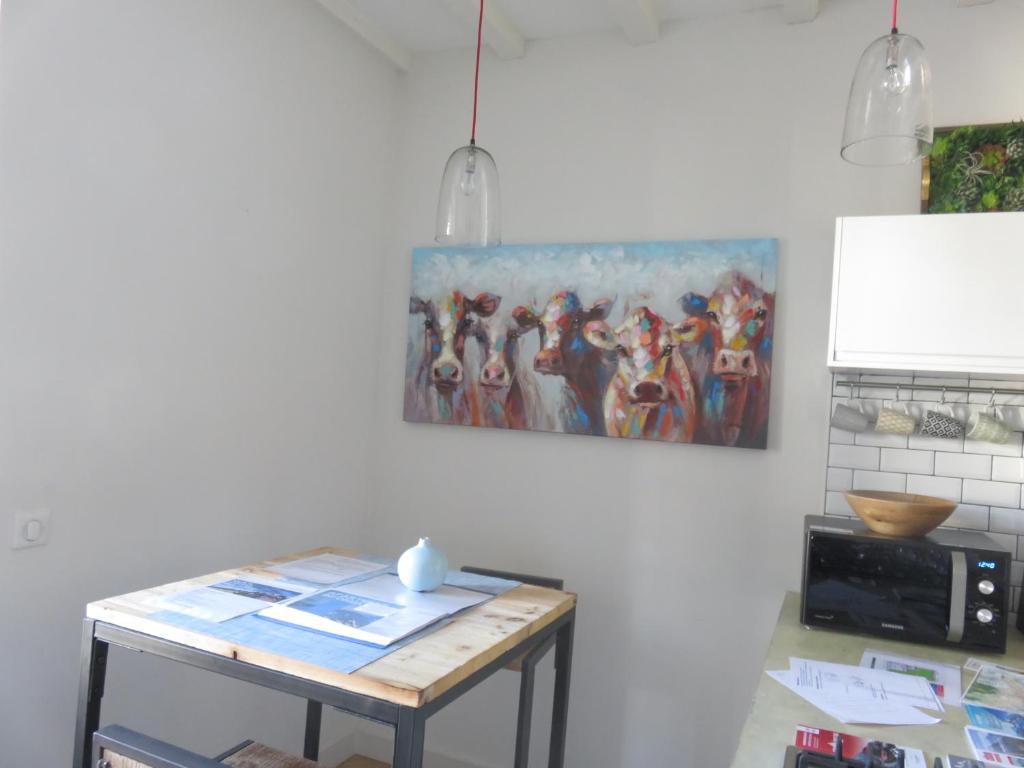 Marie Paradis Studio Apt 15 - 3