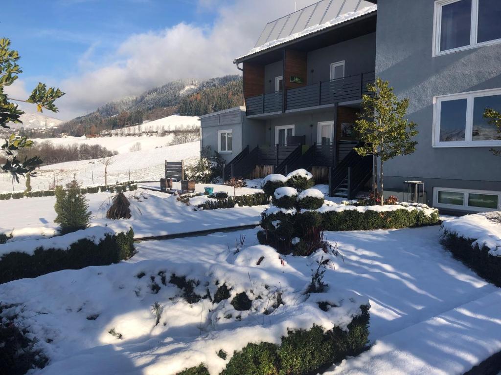 B & B Gmeineck - 2