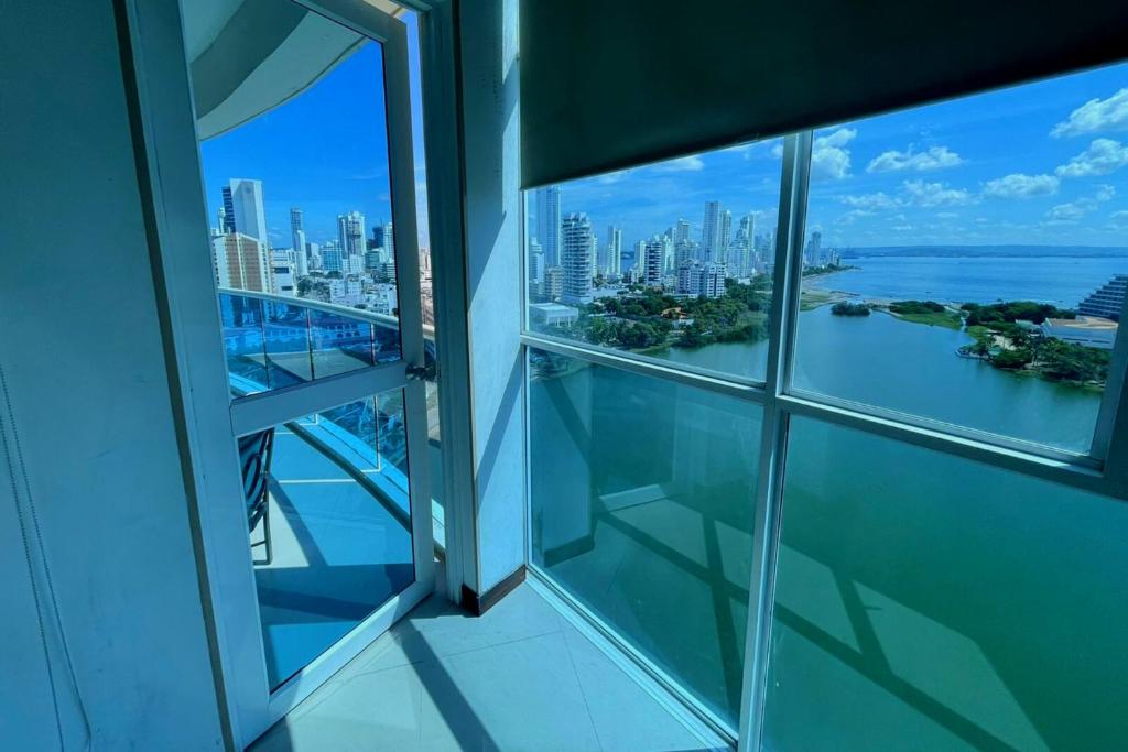 Apartamento en Cartagena con Espectacular Vista en El Laguito Bocagrande - 2
