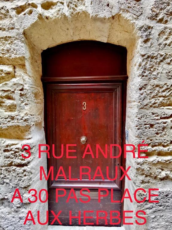 appartement a 50 m de la place aux herbes - 2