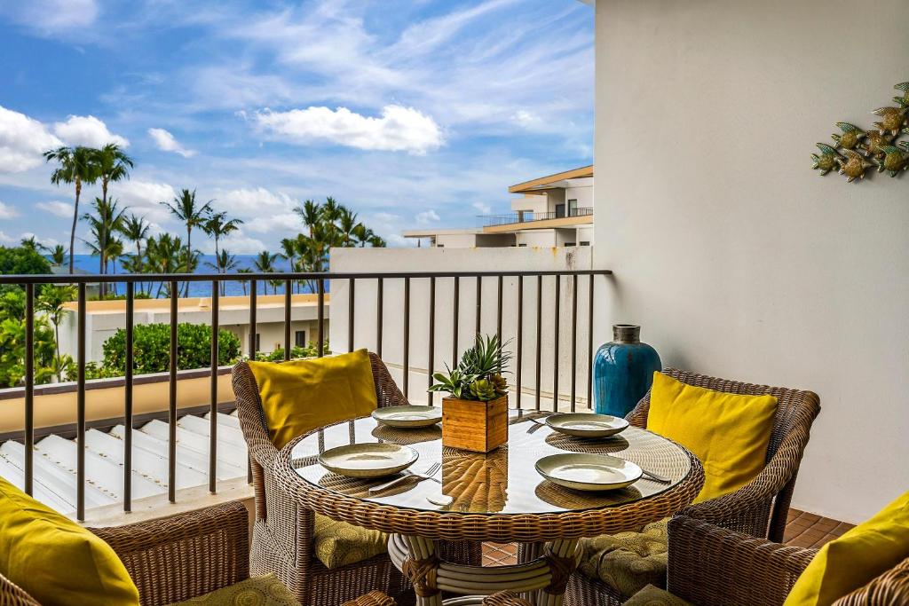 Royal Seacliff #406, Kailua-Kona