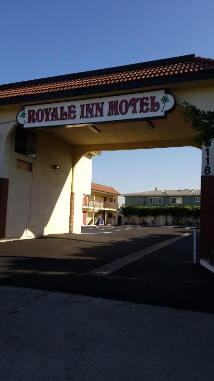 Royale Inn Motel photo
