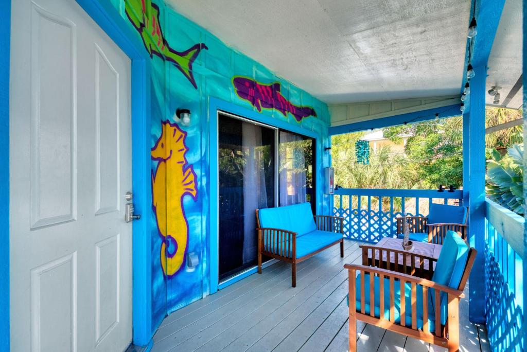 Jellyfish Unit, Walk to Beach & Siesta Key Village, Pet-Friendly, Siesta Key