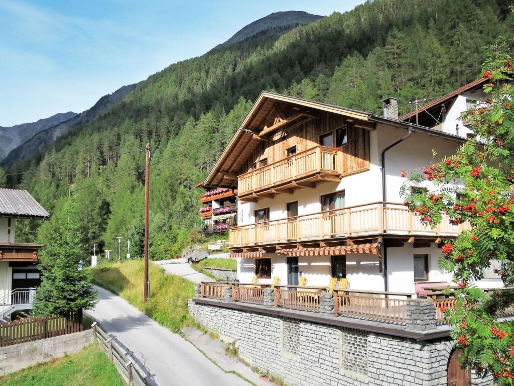 Holiday Home Kleewein - SOE215 by Interhome — Hotel in Solden