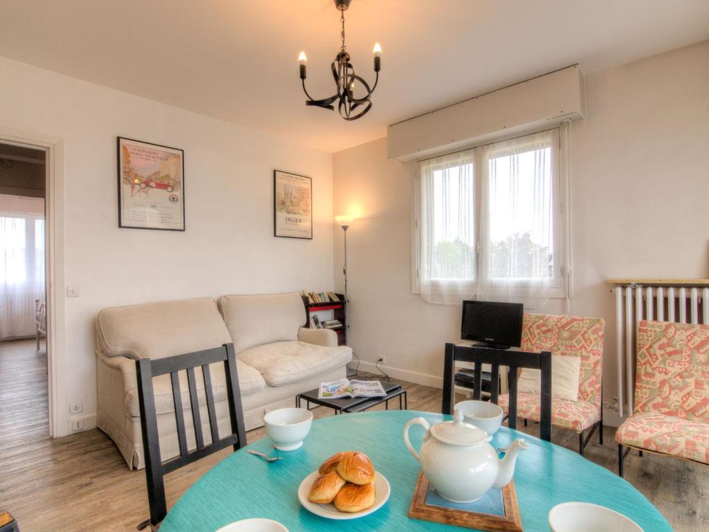Apartment Castel Guermante by Interhome - 2