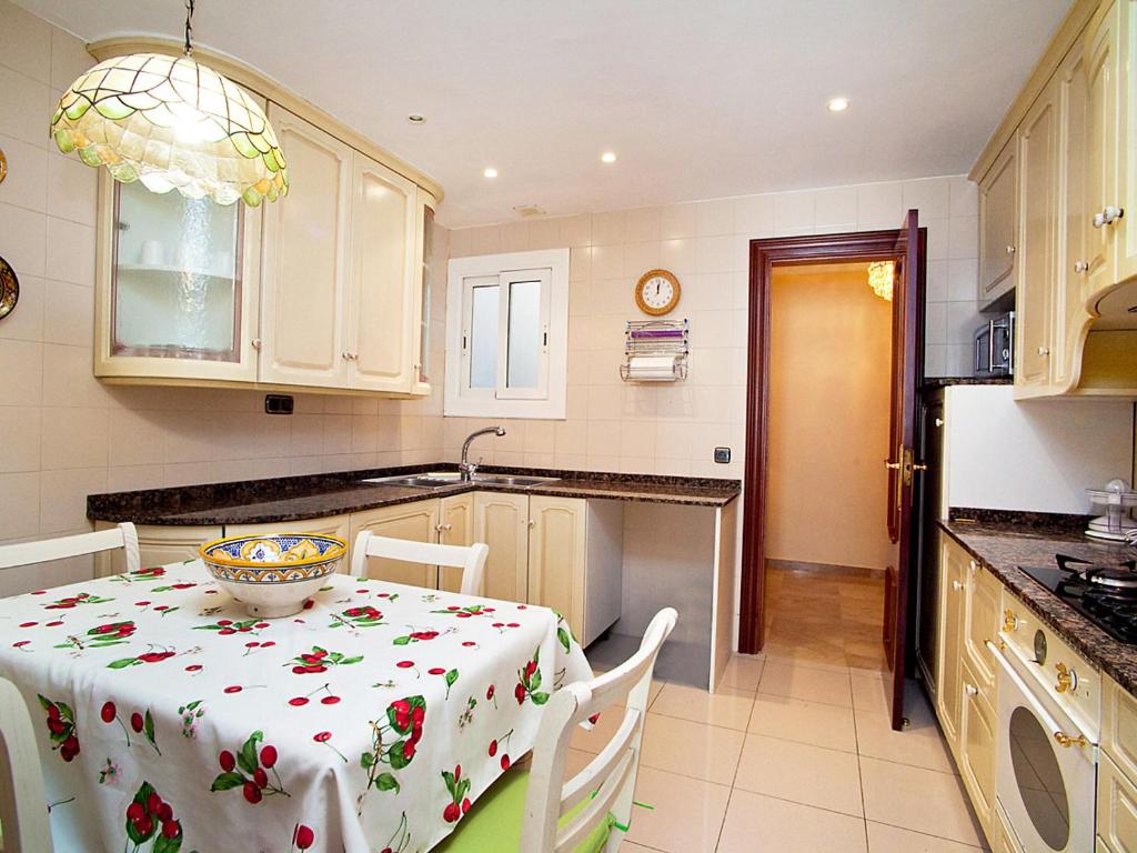Apartment Pg Gracia - Valencia by Interhome - 4