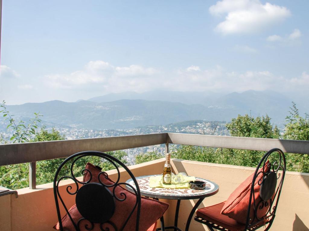 Apartment Residenza Monte Bré - Apt-004 Haus1 by Interhome - 2
