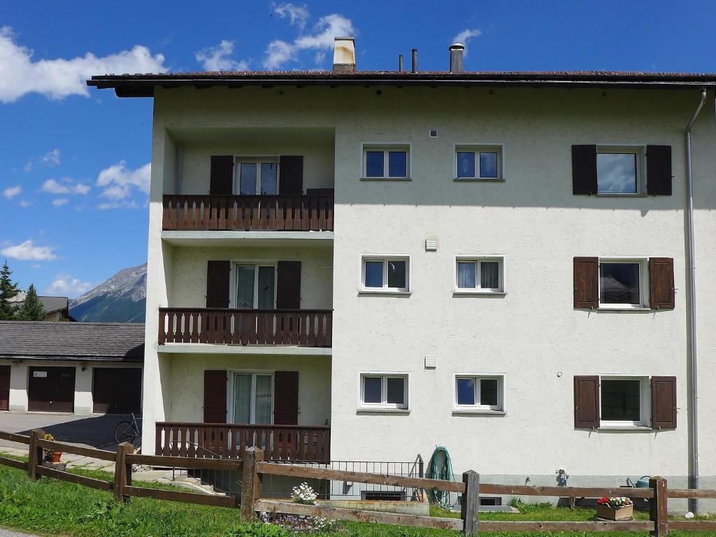 Apartment Chesa Vuorcha by Interhome - 5