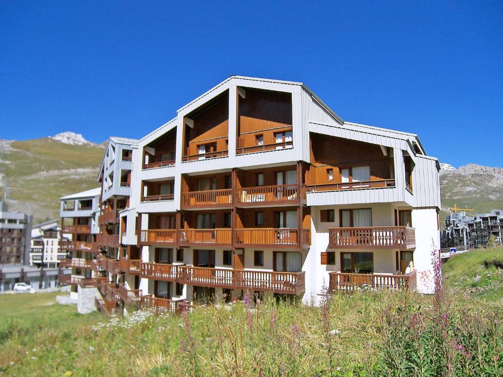 Apartment Le Hameau du Borsat - Val Claret-9 by Interhome - 2