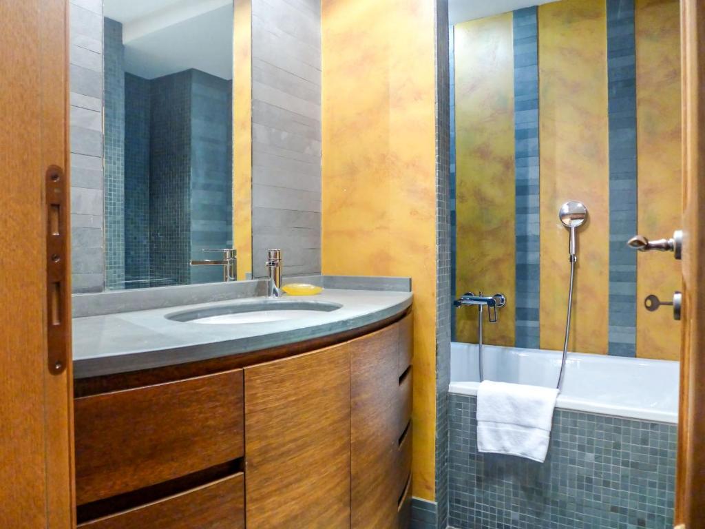 Apartment Chesa Sonnalpine B 52 by Interhome - 5