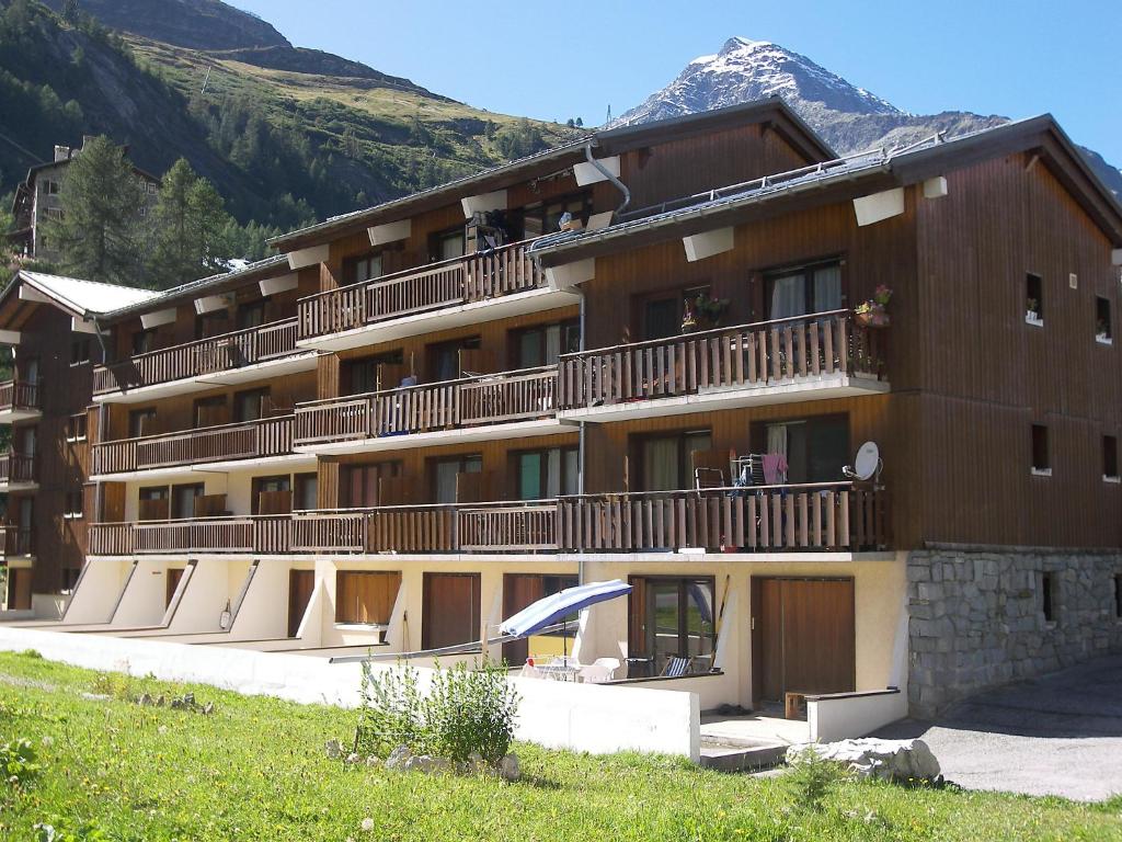 Apartment Les Olympiques - Tignes 1800-10 by Interhome - 2
