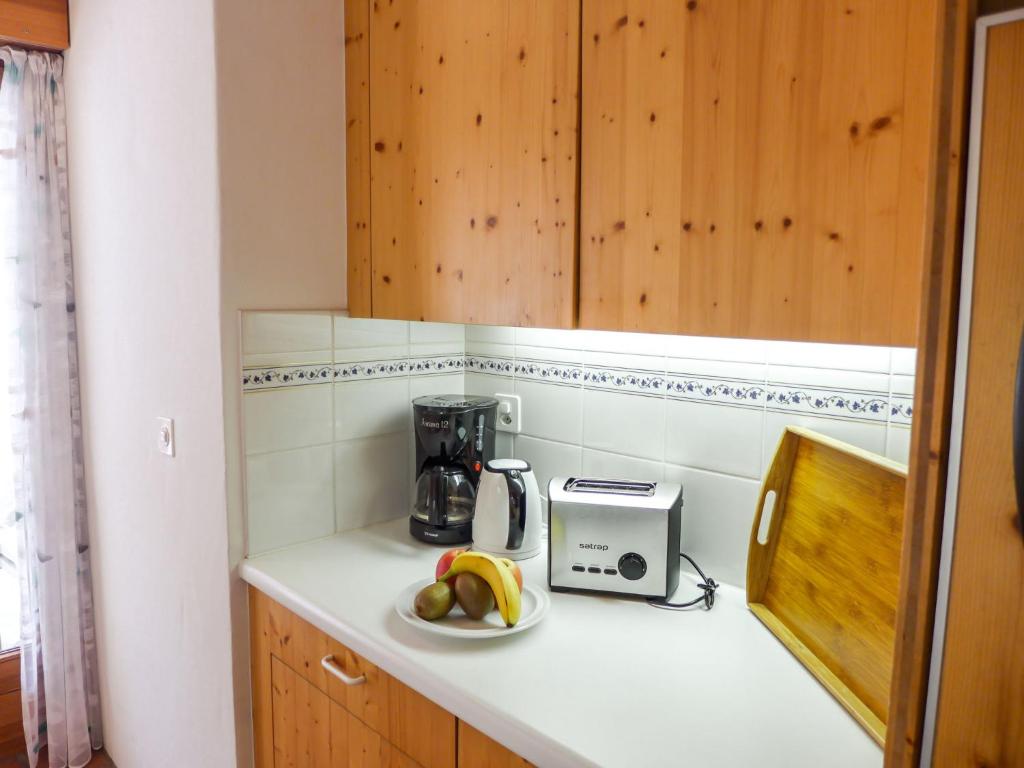Apartment Chesa Maurus A12 by Interhome - 4