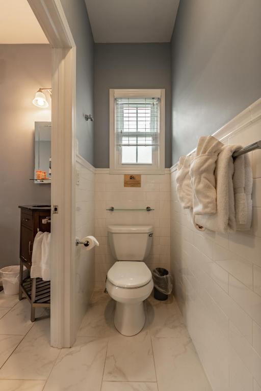 Homestead Inn photo