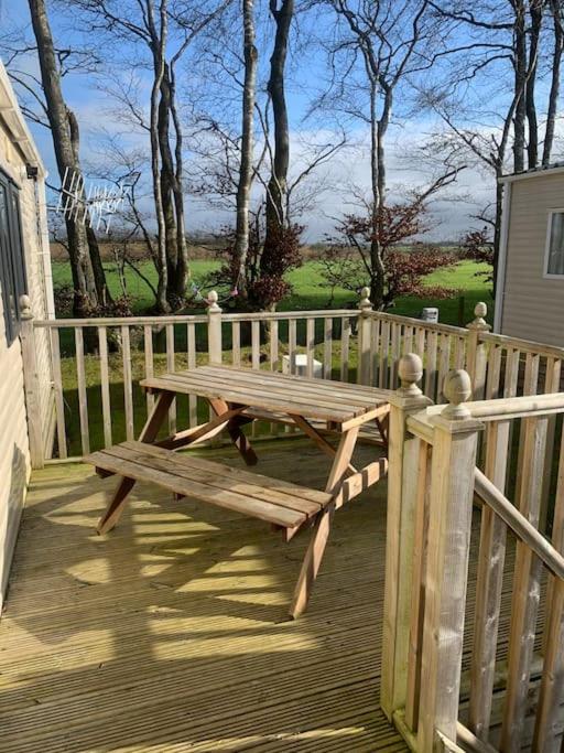 Woodpecker Lodge, Camelot Holiday Park photo 7
