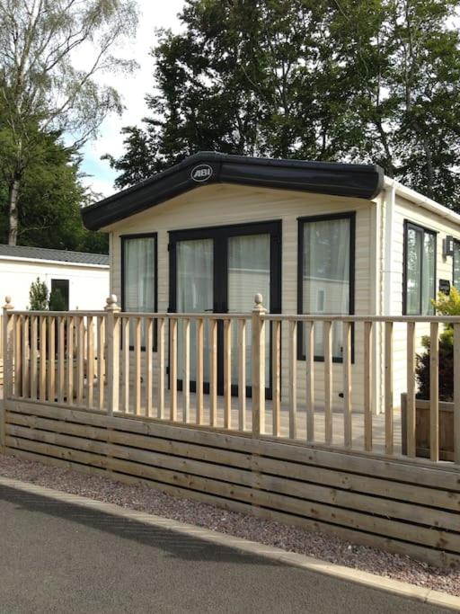 Woodpecker Lodge, Camelot Holiday Park photo 6