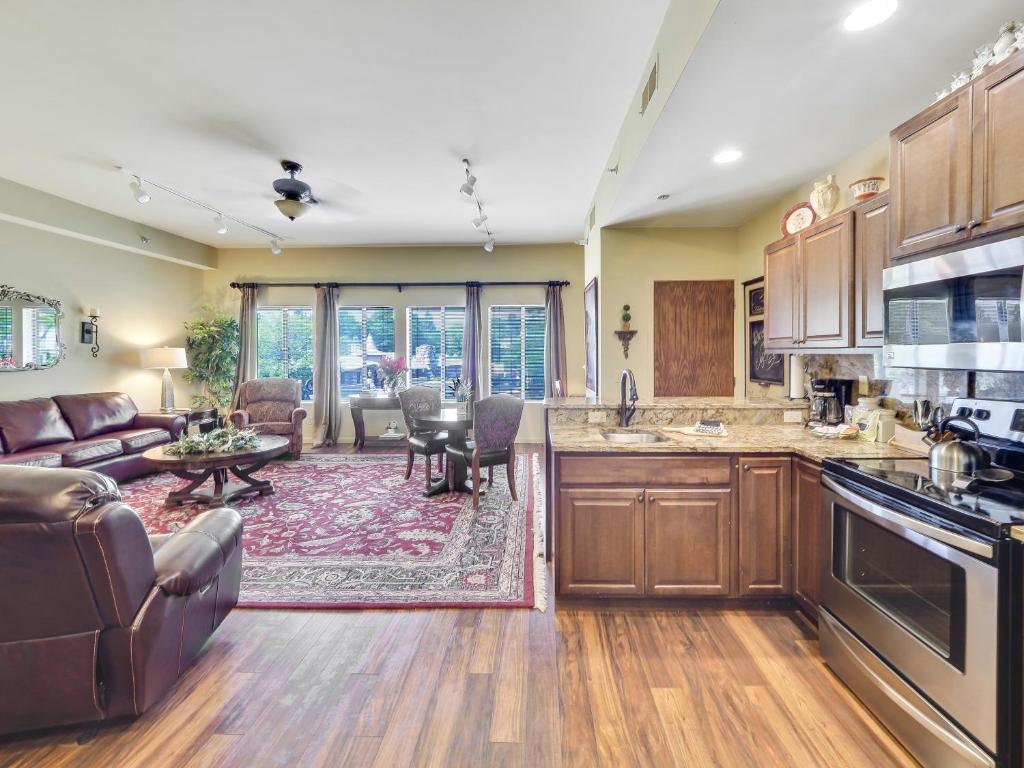 377 Edgewater Inn, Charlevoix