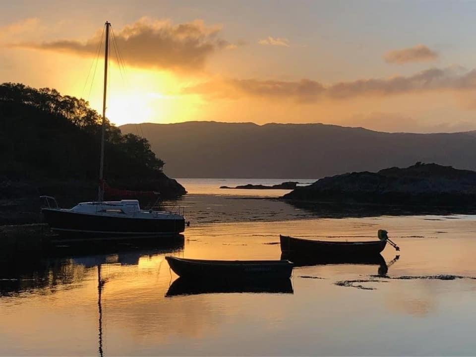 Duirinish Pods with Private Hot Tubs photo