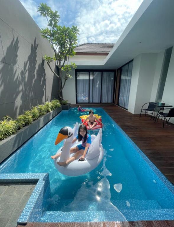Villa Carmela Batu by Kingspark 8 photo