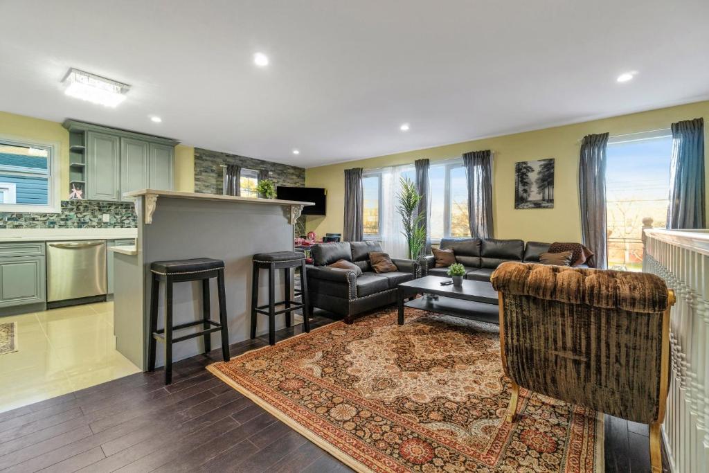 Comfy Queens Home - Just Minutes From JFK Airport! apts