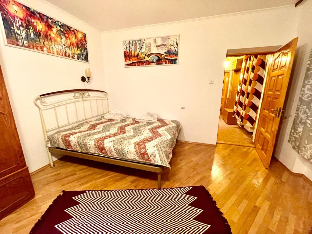 Rynok Square – the Very Center of Lviv Apartment, Lvov