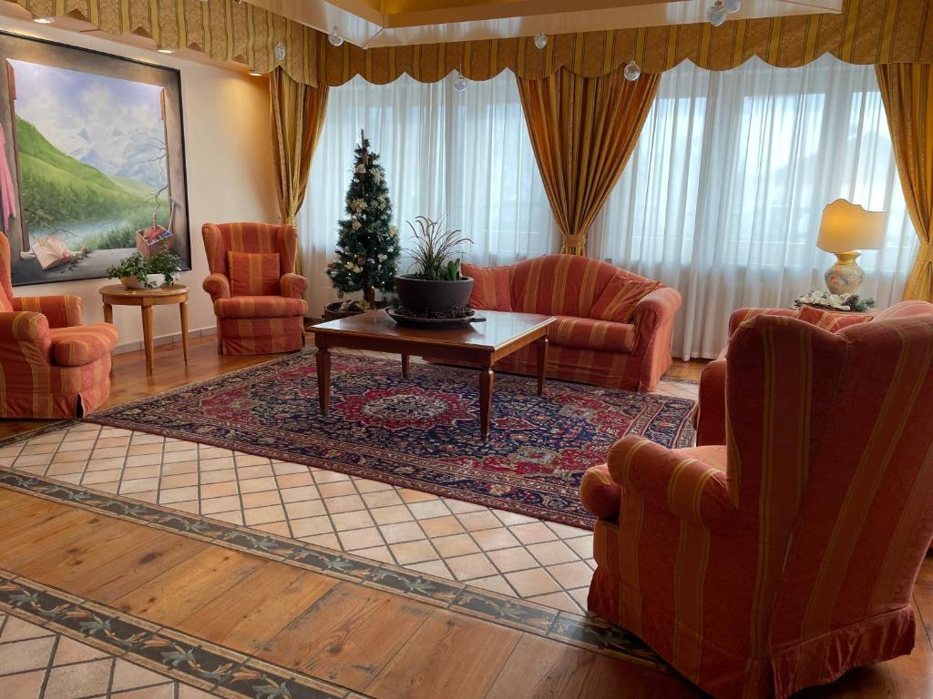 HG Hotel Italia - 5