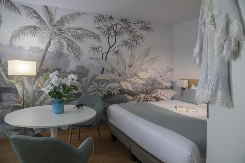 Hotel Chambord - 2