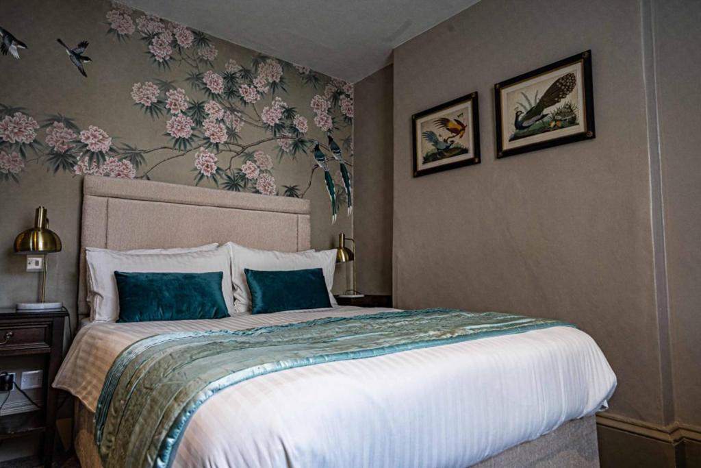 The Swan Hotel, Wells, Somerset photo