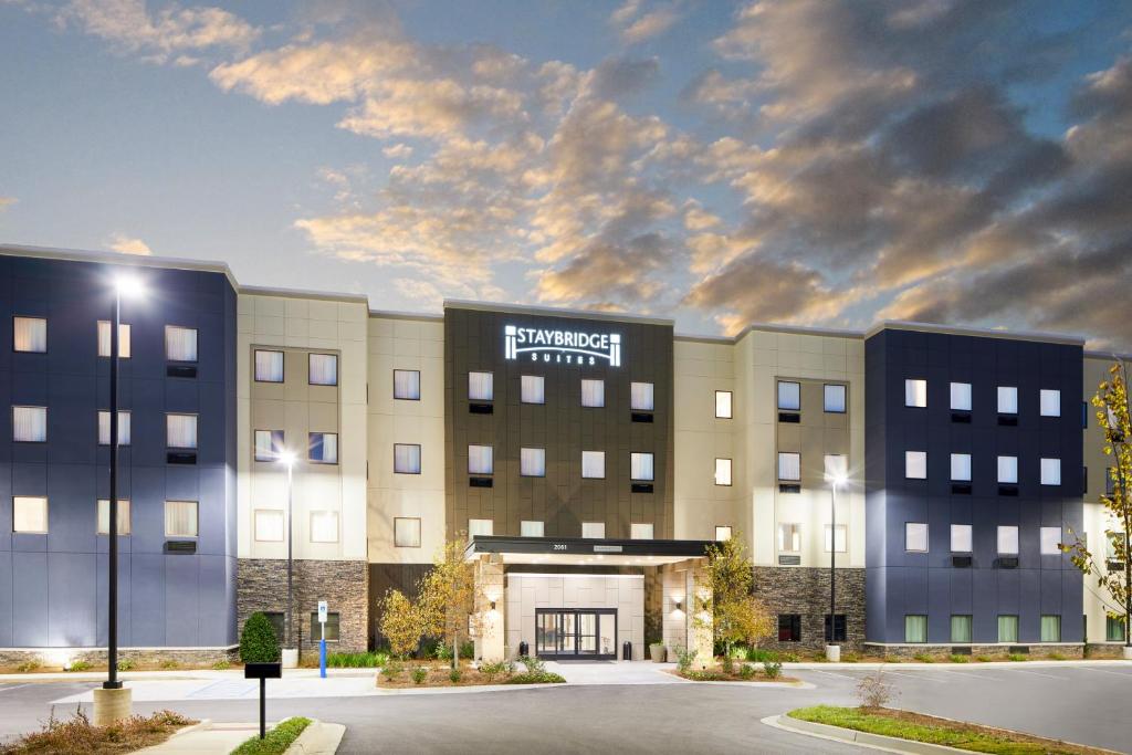 Staybridge Suites Auburn University Area photo
