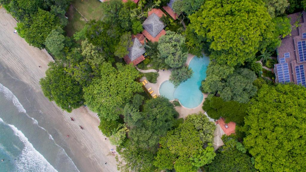 Capitan Suizo Beachfront Boutique Hotel — Hotel in Tamarindo