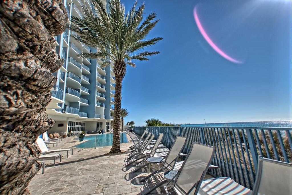 Cozy Beachfront One Bedroom Condo photo
