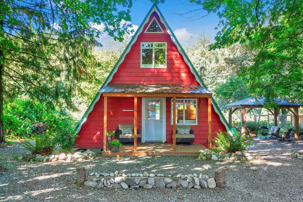 Gold Bar Cabin On Skykomish River!Washington State reviews, prices