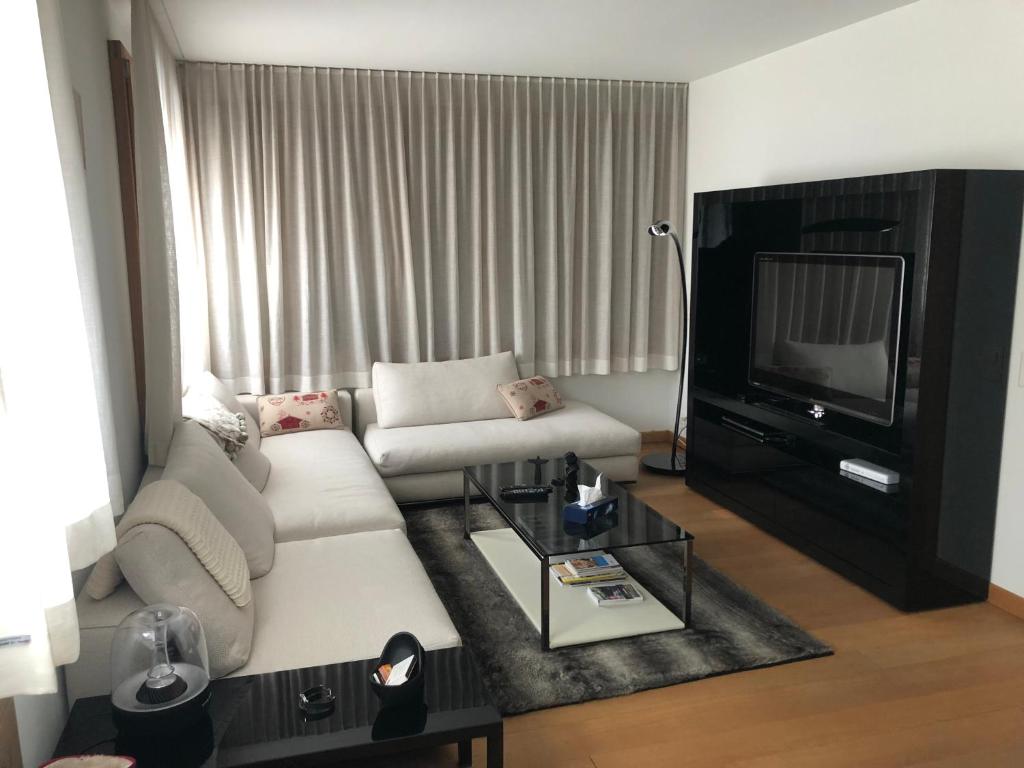 St Moritz Luxury Apt and Garage - 5
