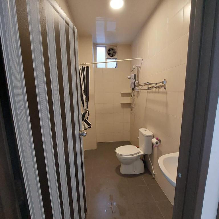 Afyra Muslim Homestay With City View -3bedroom- photo