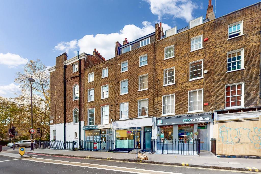 Park Lane Apartments Baker Street photo