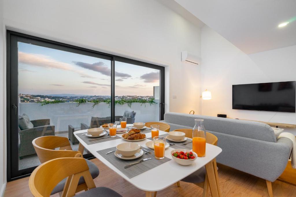 WHome Riverside View Premium Apartment w/ AC & Terrace, Porto