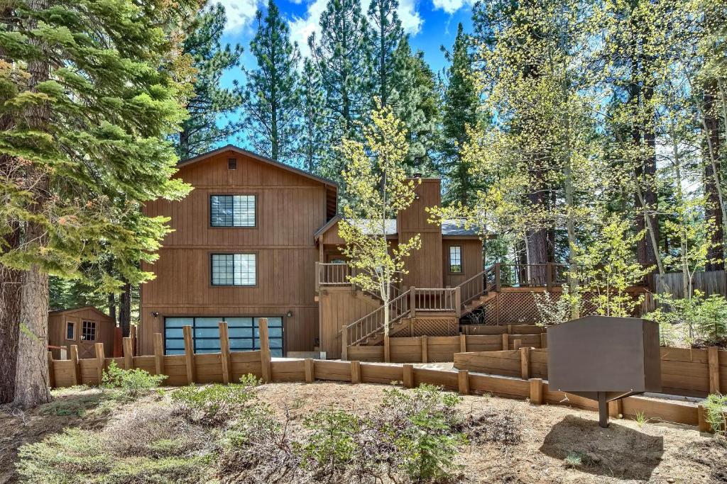 1760T Thunderbird Cabin home