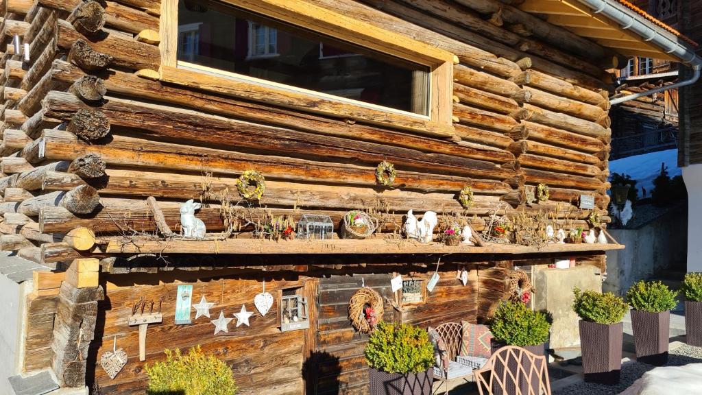 Chesa Prema Bed & Breakfast - Restaurant photo
