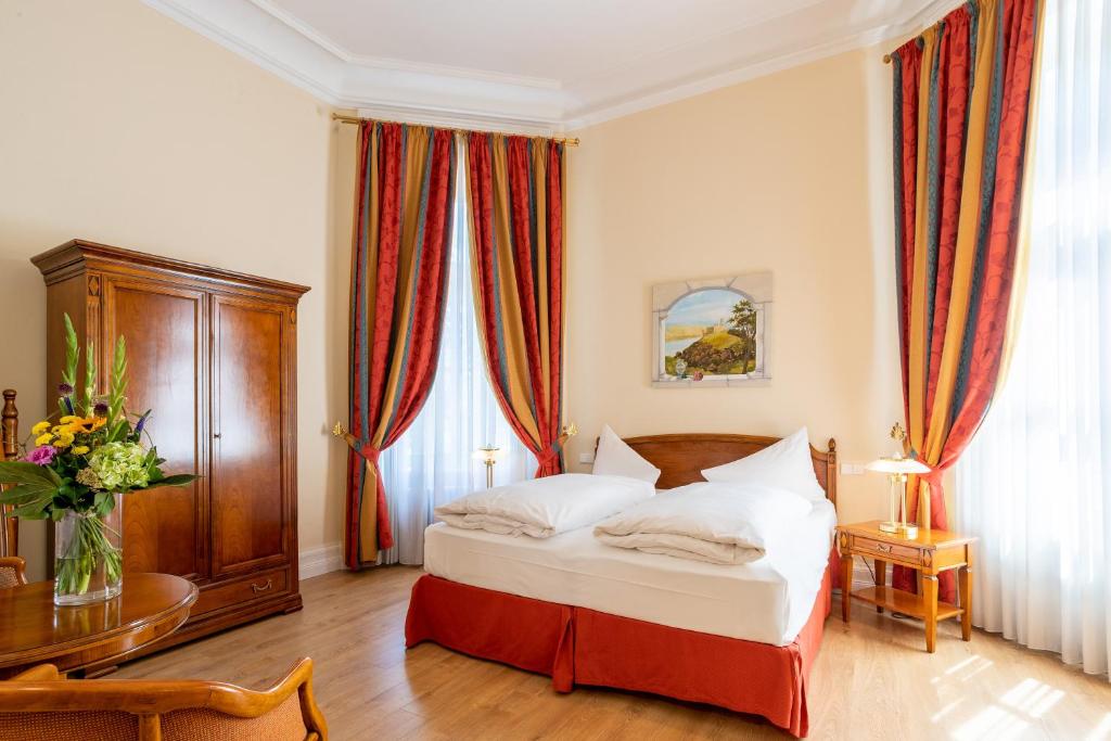 Standard Double Room, Hotel Schloss Rheinfels in Sankt Goar