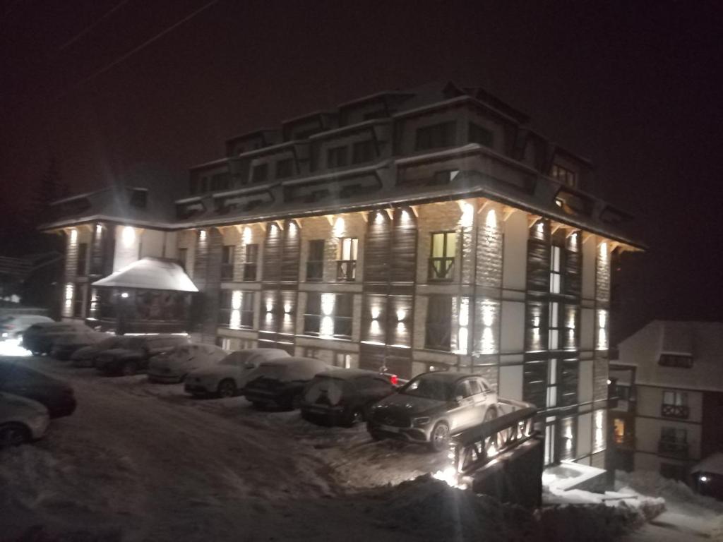Apart Hotel & spa Zoned II, Kopaonik, apartman Lukač - special benifit Children up to 17 of age accompanied by two adutls staj for free! FREE PARKING! - 1