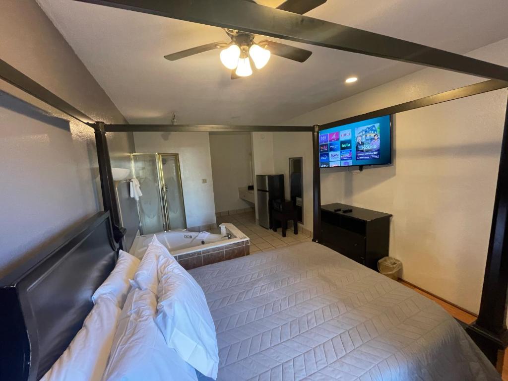BEST BUDGET INN BASTROP photo