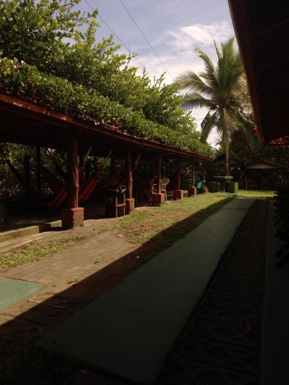 Cabinas Balcon del Mar Tortuguero photo