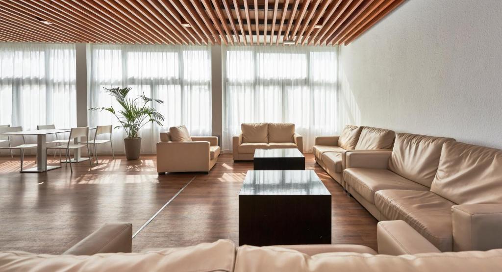 Globales Cala'n Bosch — Hotel building in Cala'n Bosch, Balearic Islands