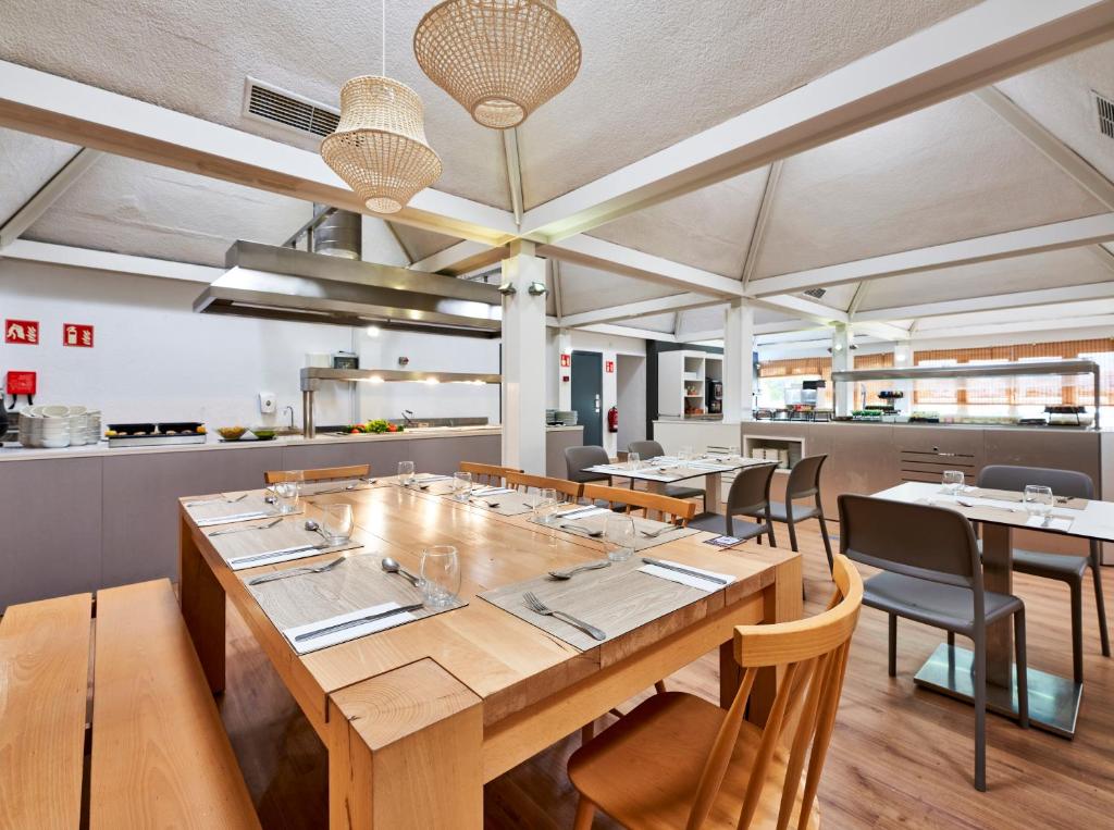 Globales Cala'n Bosch — Restaurant & bars in Cala'n Bosch, Balearic Islands