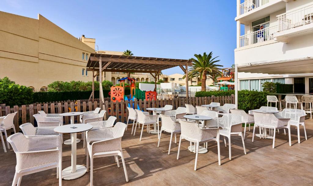 Globales Cala'n Bosch — Attractions for children in Cala'n Bosch, Balearic Islands
