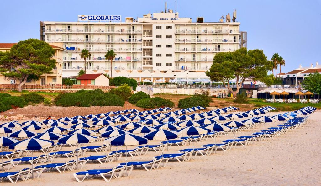 Globales Cala'n Bosch — Beach in Cala'n Bosch, Balearic Islands