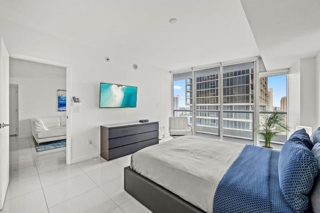 Inredible View -Luxury Unit at the W Brickell, Miami