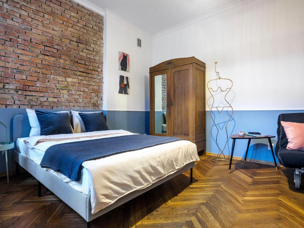 Silent blue apartment / Kochanowskigo St photo