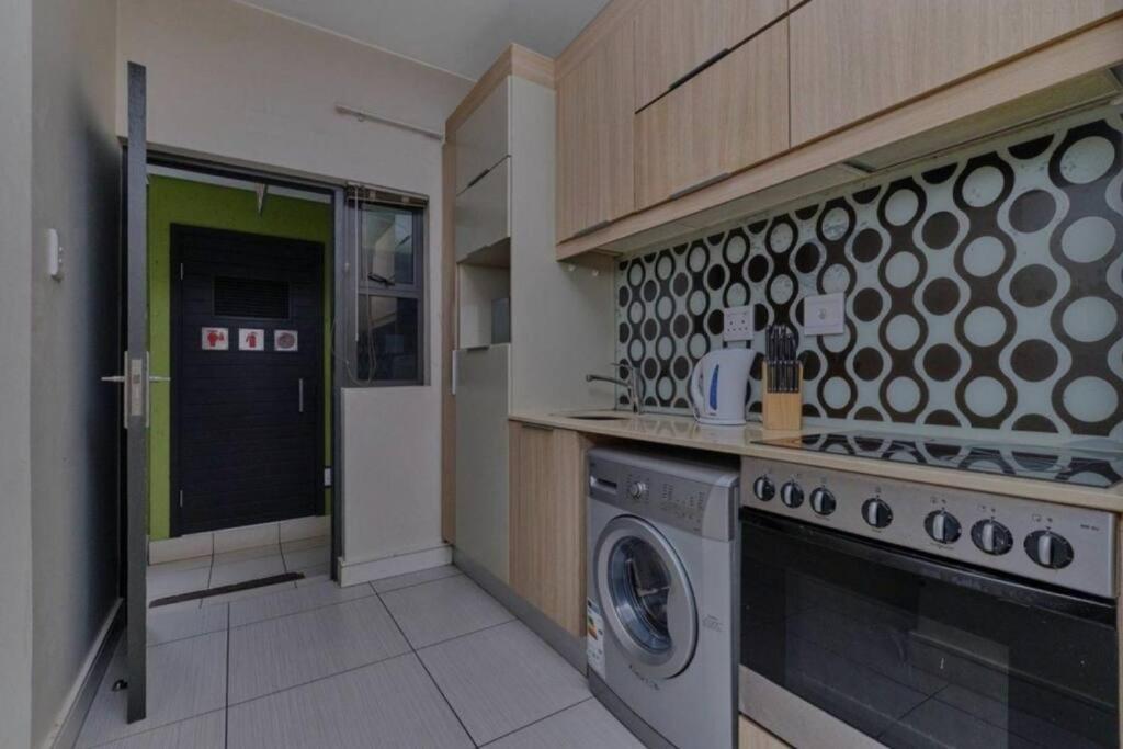 Modern One Bedroom Apartment in Rivonia, Johannesburg, South Africa