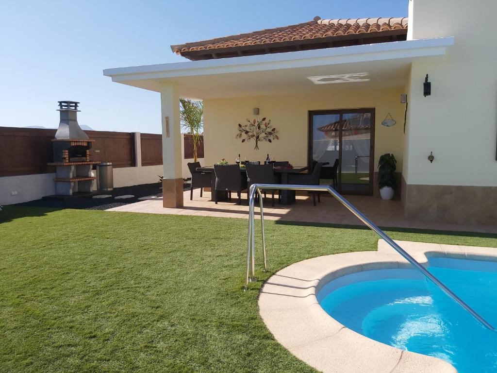 Villa Thais, private heated pool, ideal for your holidays in Caleta de Fuste - 2